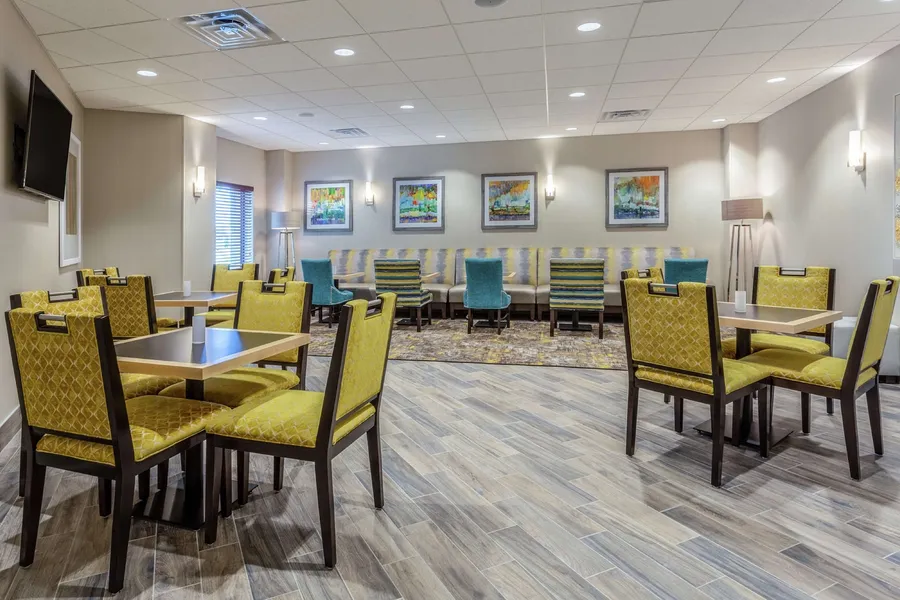 Hampton Inn & Suites Burlington hotel detail image 2