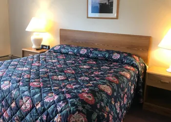 Four Seasons Motor Inn hotel thumbnail 3