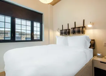 Gowanus Inn & Yard Hotel hotel thumbnail 8