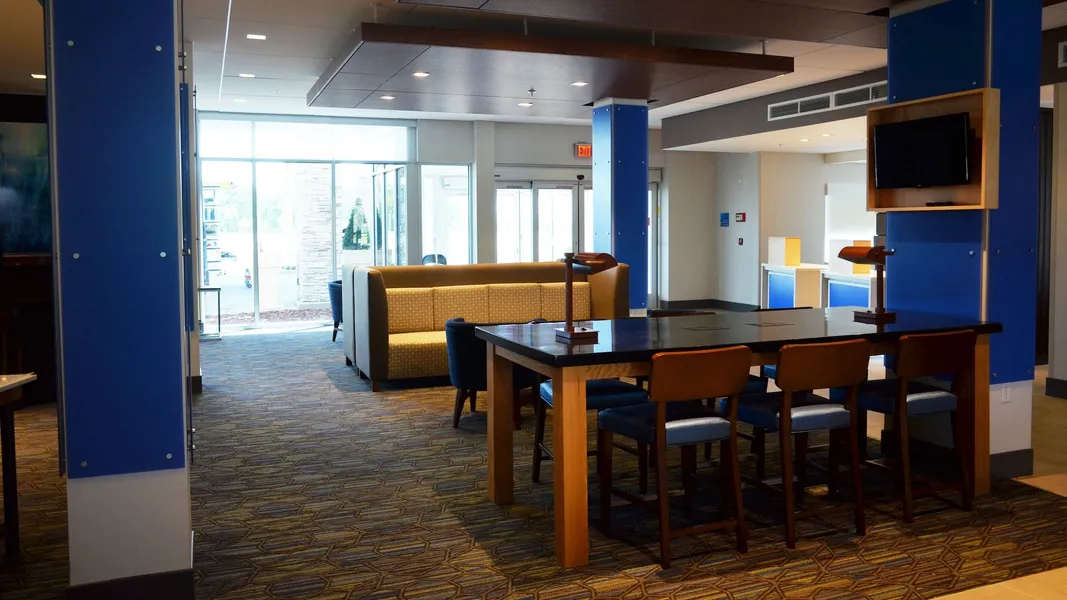 Holiday Inn Express & Suites Jacksonville W - I295 and I10 by IHG hotel detail image 6