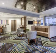 Holiday Inn Express & Suites Florence-Cincinnati Airport by IHG hotel detail image 4