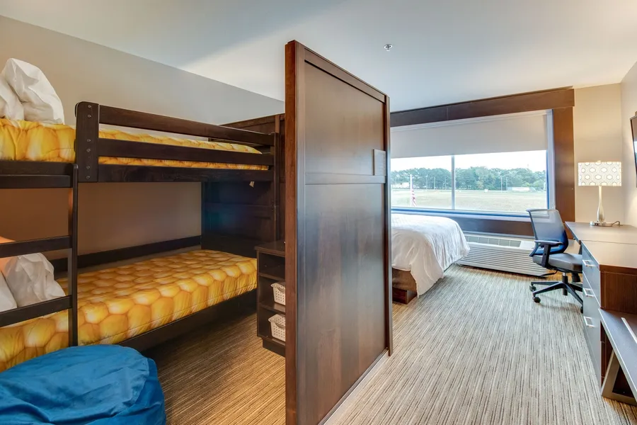 Holiday Inn Express & Suites Union City by IHG hotel detail image 6