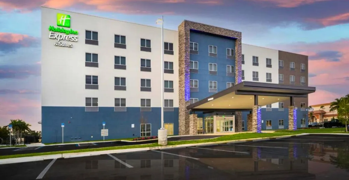 Holiday Inn Express & Suites Fort Myers Airport by IHG hotel detail image 2