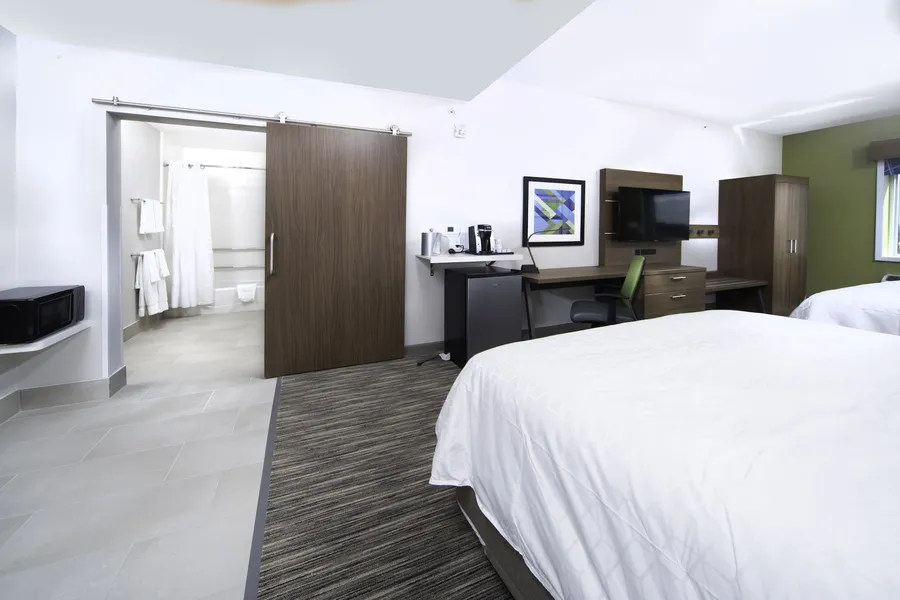 Holiday Inn Express & Suites Fort Myers Airport by IHG hotel detail image 6