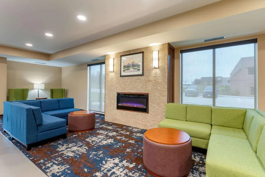 Comfort Inn & Suites West Des Moines hotel detail image 6