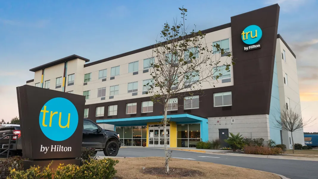 Tru By Hilton Greensboro Lake Oconee hotel detail image 2