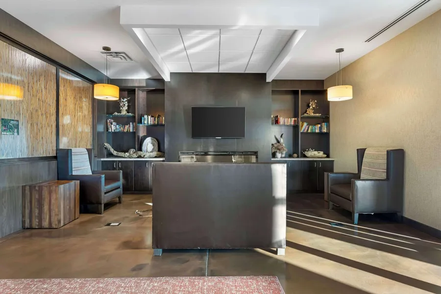 Best Western Plus Lakeview Hotel hotel detail image 2