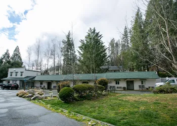 Outside Inn hotel thumbnail 2