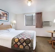 Super 8 by Wyndham Rapid City/Lacrosse St hotel detail image 4