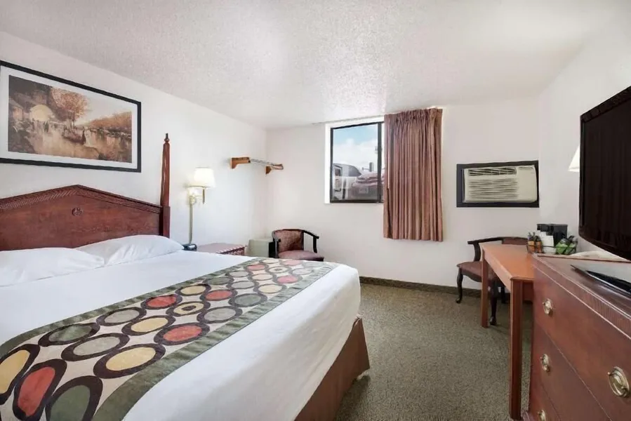 Super 8 by Wyndham Rapid City/Lacrosse St hotel detail image 6