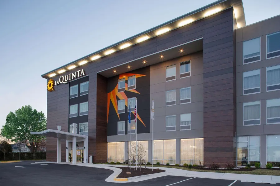 La Quinta Inn & Suites by Wyndham Manassas Va-Dulles Airport hotel detail image 2