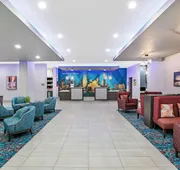 La Quinta Inn & Suites by Wyndham DFW Airport West-Glade hotel detail image 3