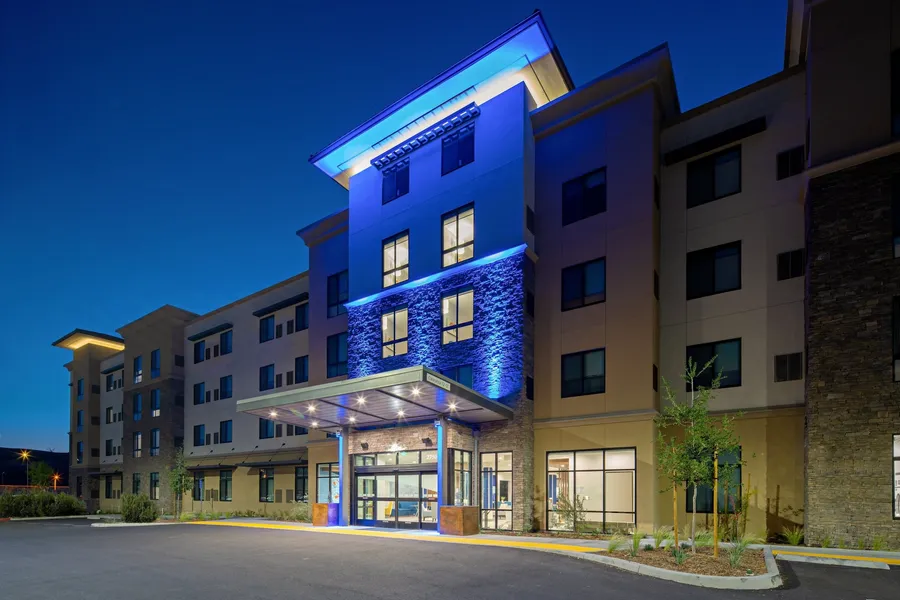 Holiday Inn Express & Suites Valencia - Santa Clarita by IHG hotel detail image 2