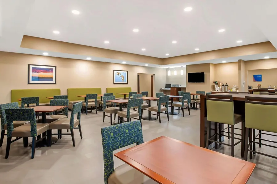 Comfort Inn and Suites Ames near ISU Campus hotel detail image 6