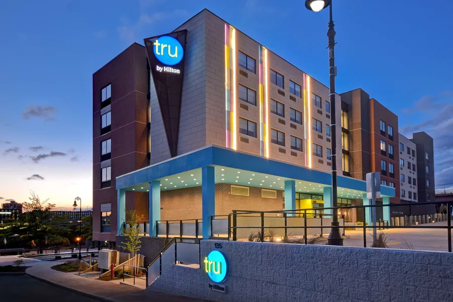 Tru by Hilton Manchester Downtown hotel detail image 2