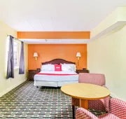 OYO Hotel Downtown Peoria I-74 hotel detail image 7