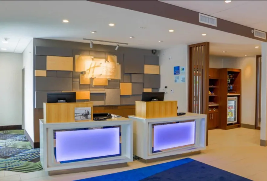 Holiday Inn Express & Suites Detroit North - Roseville by IHG hotel detail image 2