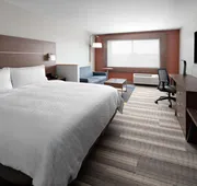 Holiday Inn Express & Suites Elkhorn - Lake Geneva Area by IHG hotel detail image 5