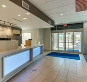 Holiday Inn Express & Suites Roanoke – Civic Center by IHG hotel detail image 7