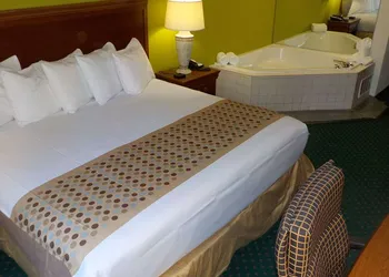 Sonesta Essential Augusta hotel thumbnail 7