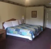 Whispering Creek Lodging & RV Resort hotel detail image 7