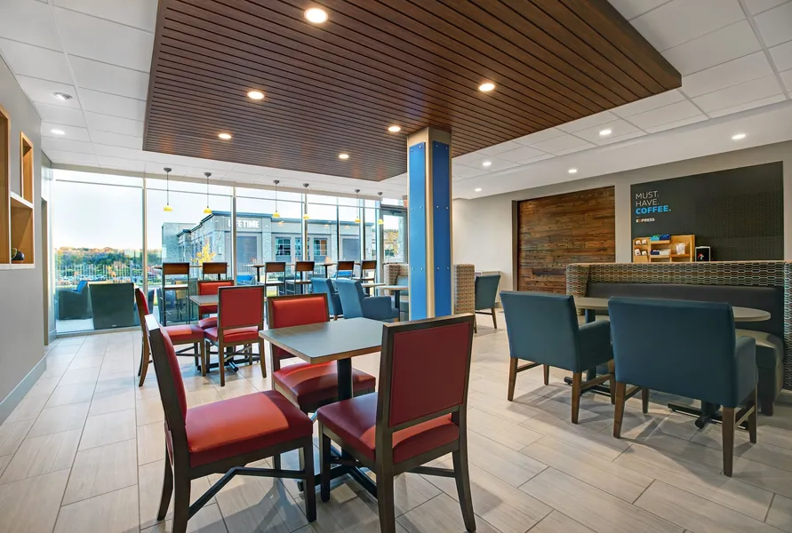 Holiday Inn Express & Suites Milwaukee - Brookfield by IHG hotel detail image 6