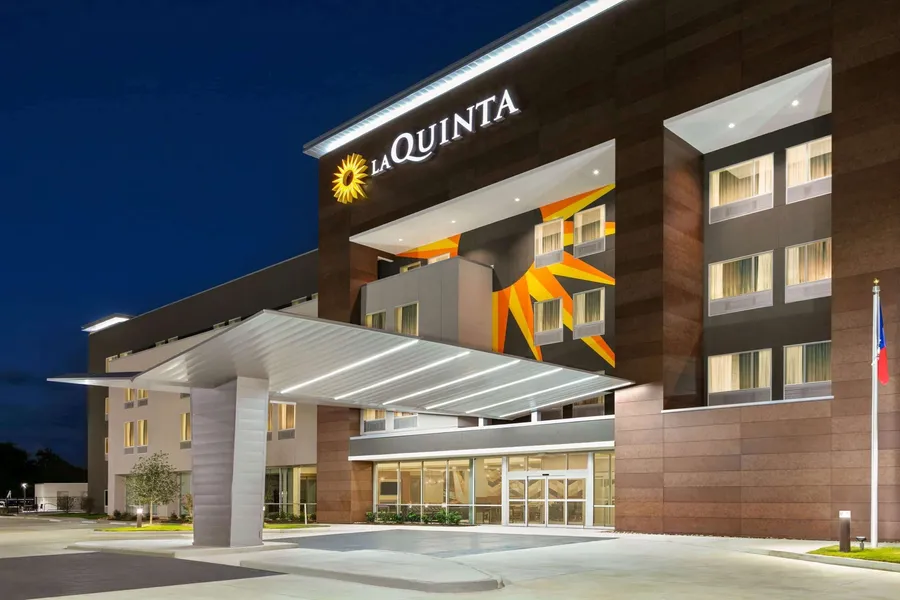 La Quinta Inn & Suites by Wyndham College Station North hotel detail image 2