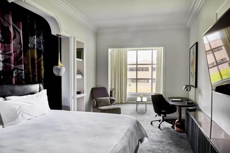 Daxton Hotel Birmingham, Curio Collection by Hilton hotel detail image 6