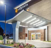 La Quinta Inn & Suites by Wyndham Bloomington hotel detail image 3