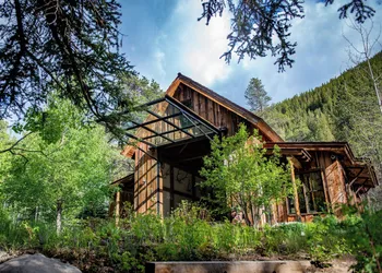 Eleven Taylor River Lodge hotel thumbnail 4