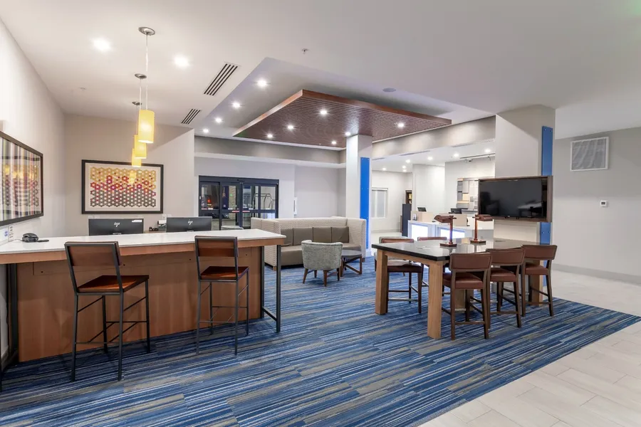 Holiday Inn Express & Suites Columbus - Worthington by IHG hotel detail image 6