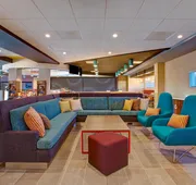 Tru by Hilton Alcoa Knoxville Airport hotel detail image 5
