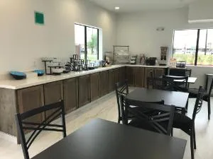SureStay by Best Western Baytown hotel thumbnail 3