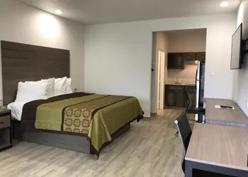 SureStay by Best Western Baytown hotel thumbnail 2