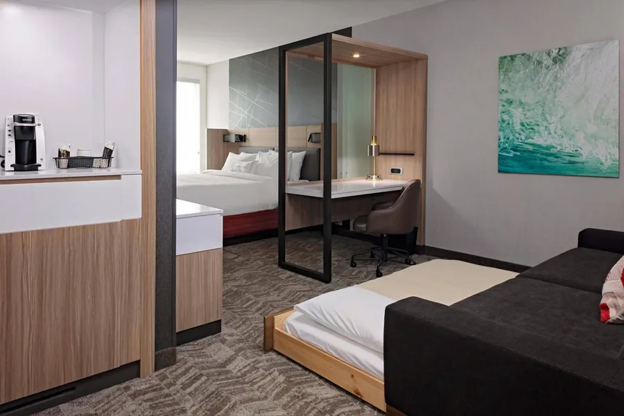 SpringHill Suites by Marriott Kansas City Plaza hotel detail image 2