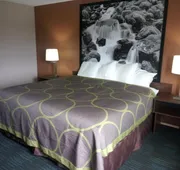 Super 8 Lynnwood hotel detail image 3