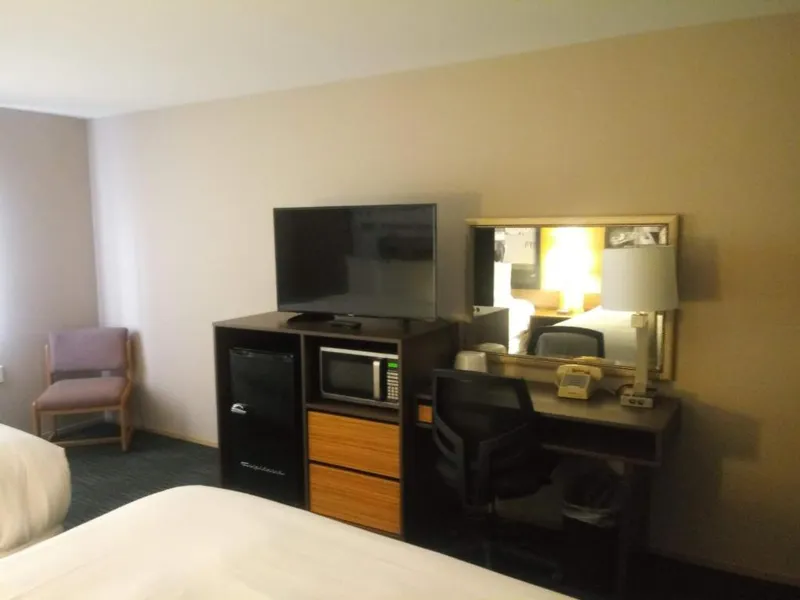 Super 8 Lynnwood hotel detail image 6
