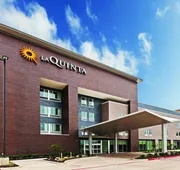 La Quinta Inn & Suites by Wyndham Orlando - IDrive Theme Parks hotel detail image 3