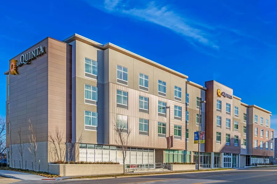 La Quinta Inn & Suites by Wyndham Kansas City Beacon Hill hotel detail image 2