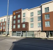 La Quinta Inn & Suites by Wyndham Kansas City Beacon Hill hotel detail image 5