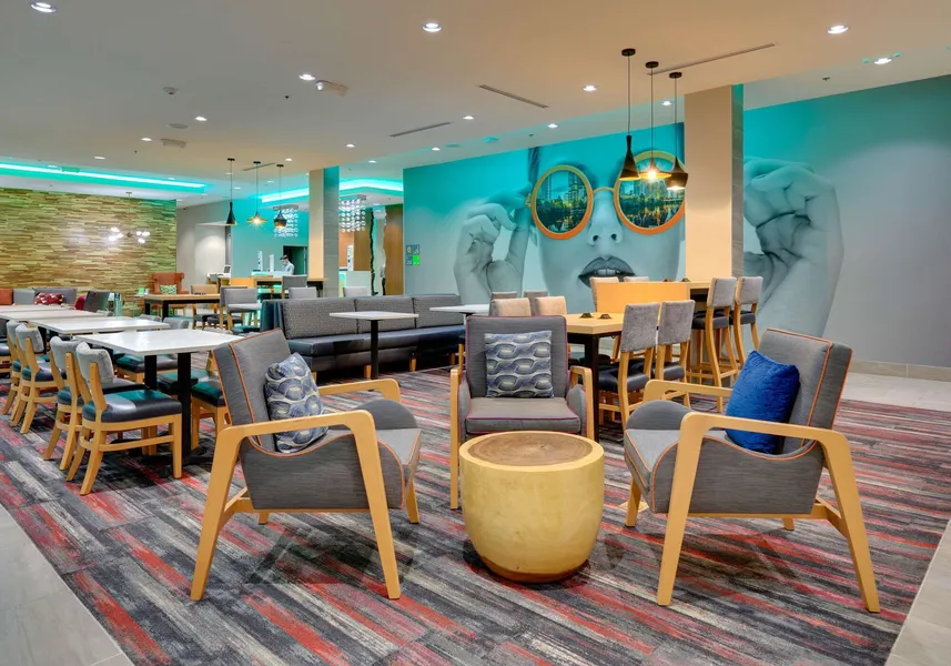 La Quinta Inn & Suites by Wyndham Lakeway hotel detail image 2