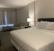 Wingate by Wyndham JFK Airport/Far Rockaway hotel detail image 5