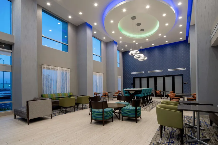 Hampton Inn & Suites Gilroy hotel detail image 2
