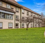 Econo Lodge Whitehall near Michigan's Adventure hotel detail image 3
