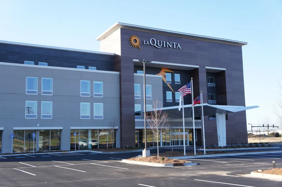 La Quinta Inn & Suites by Wyndham Braselton hotel detail image 2