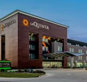 La Quinta Inn & Suites by Wyndham San Antonio Alamo City hotel detail image 3