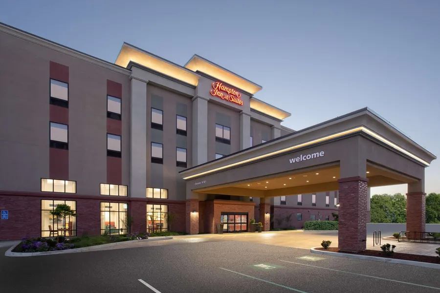 Hampton Inn & Suites Watsonville hotel detail image 2
