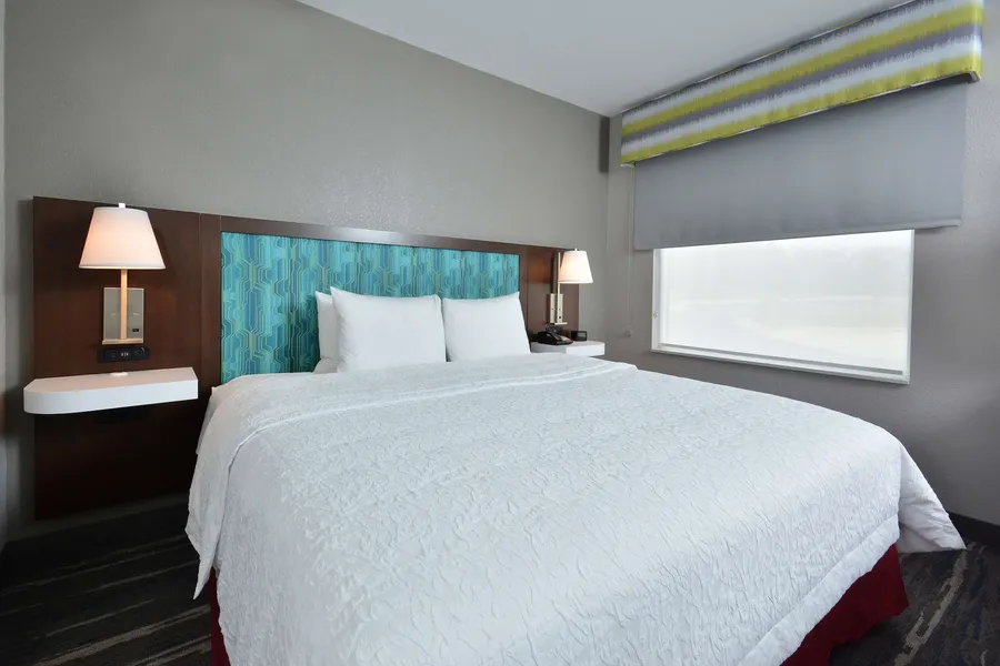 Hampton Inn & Suites by HIlton Charlotte North I 485 hotel detail image 6