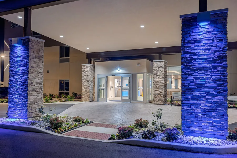 Holiday Inn Express & Suites Elkhart North by IHG hotel detail image 2