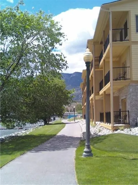 Howards On The River hotel detail image 2